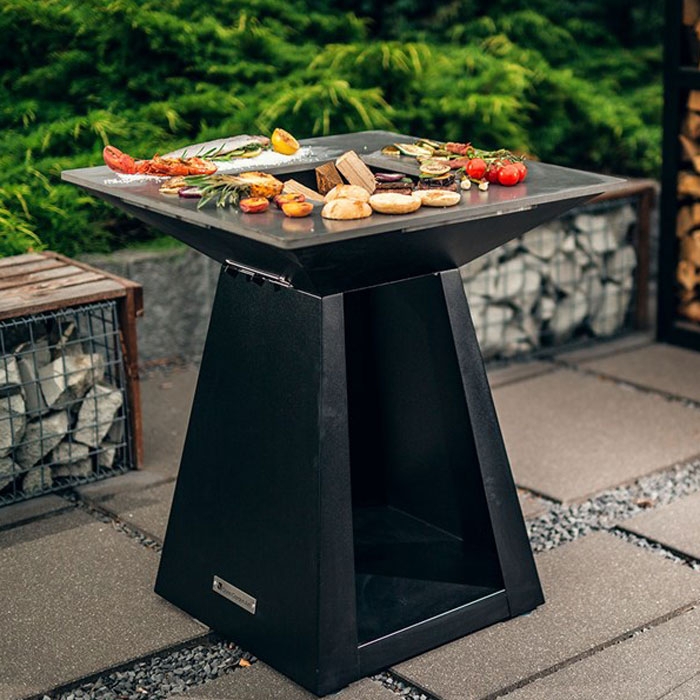 Quan Medium Wood Fired Grill, Carbon