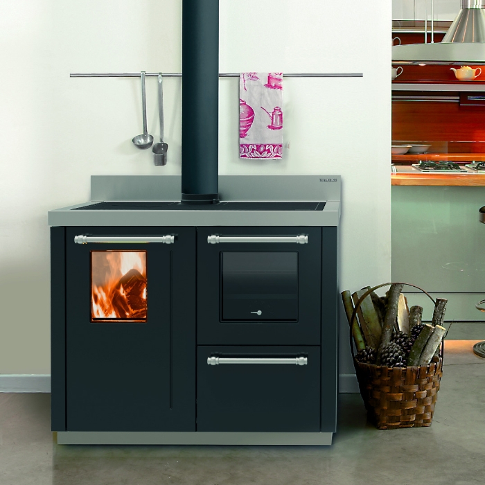 Thermorossi Bosky F30 EV05 Wood Burning Boiler Cooker, Black