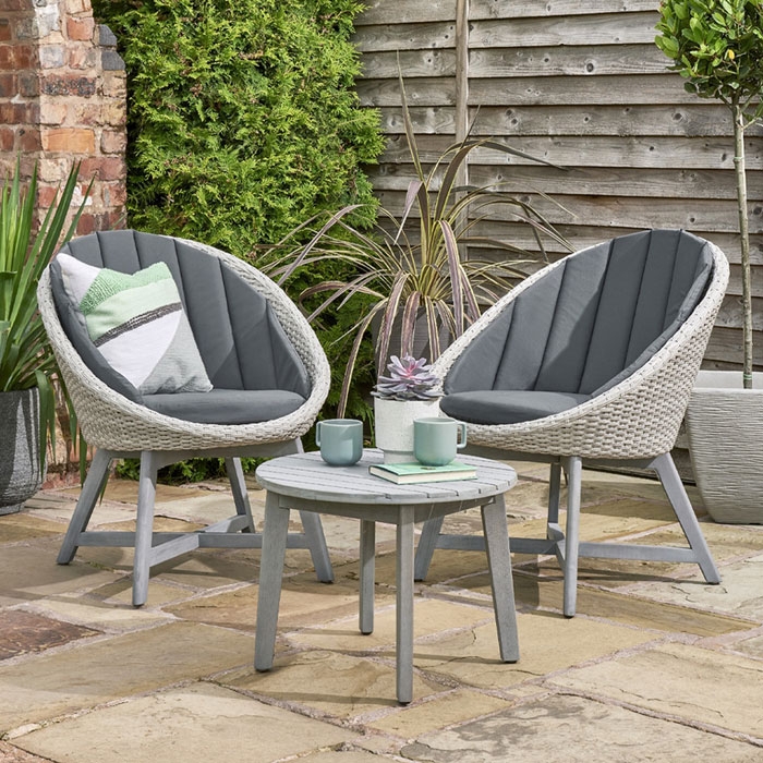 Norfolk Leisure Chedworth Curved Bistro Set