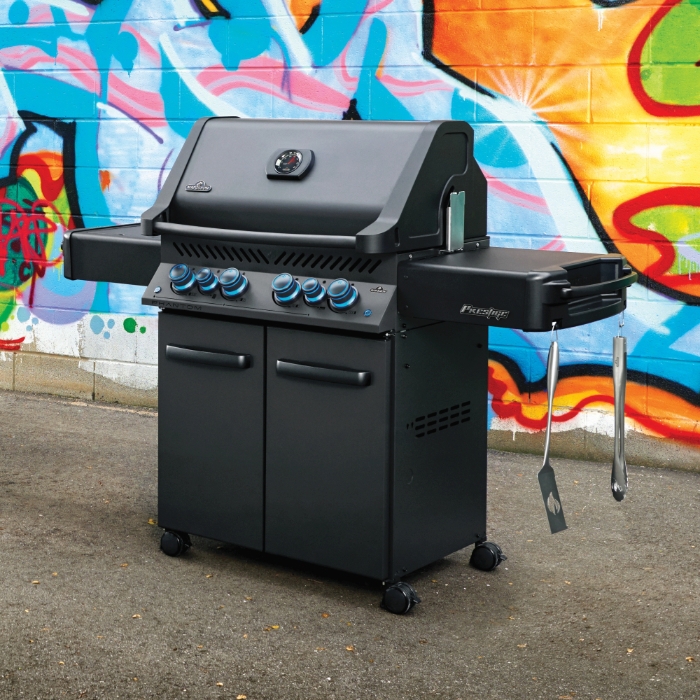 Napoleon Phantom Prestige 500 Gas BBQ