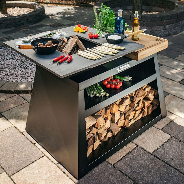 Quan Medium Island Wood Fired Grill, Carbon