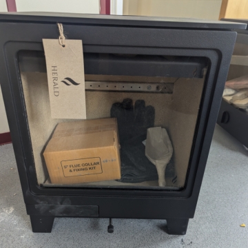 (Slightly Damaged - Collection Only) Hunter Herald Allure 04 Eco Wood Burning Stove