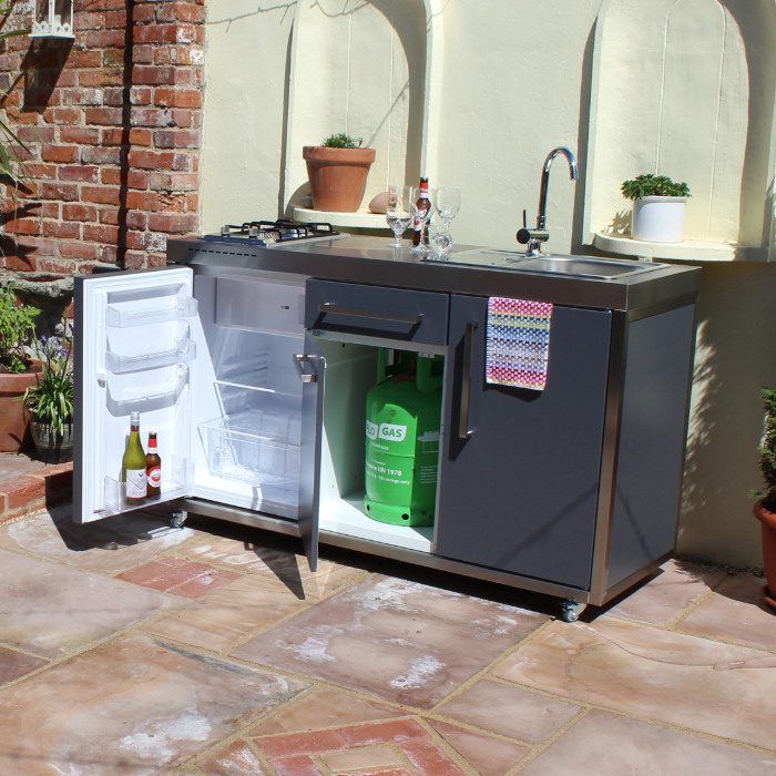 Outdoor kitchen with top fridge